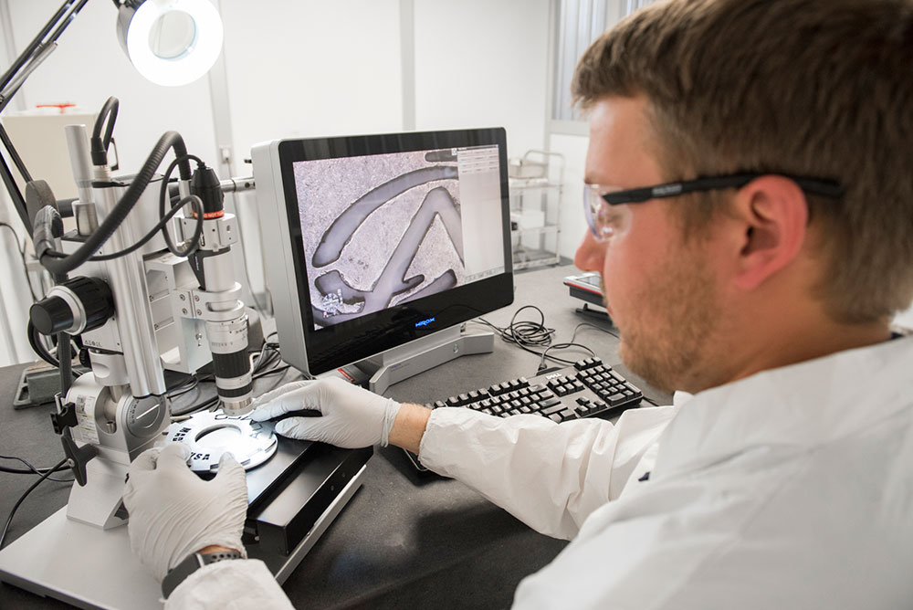 ALMCO_2019_EVANTAYLORSTUDIOS_DSC6624 Lab Tech in Process Lab