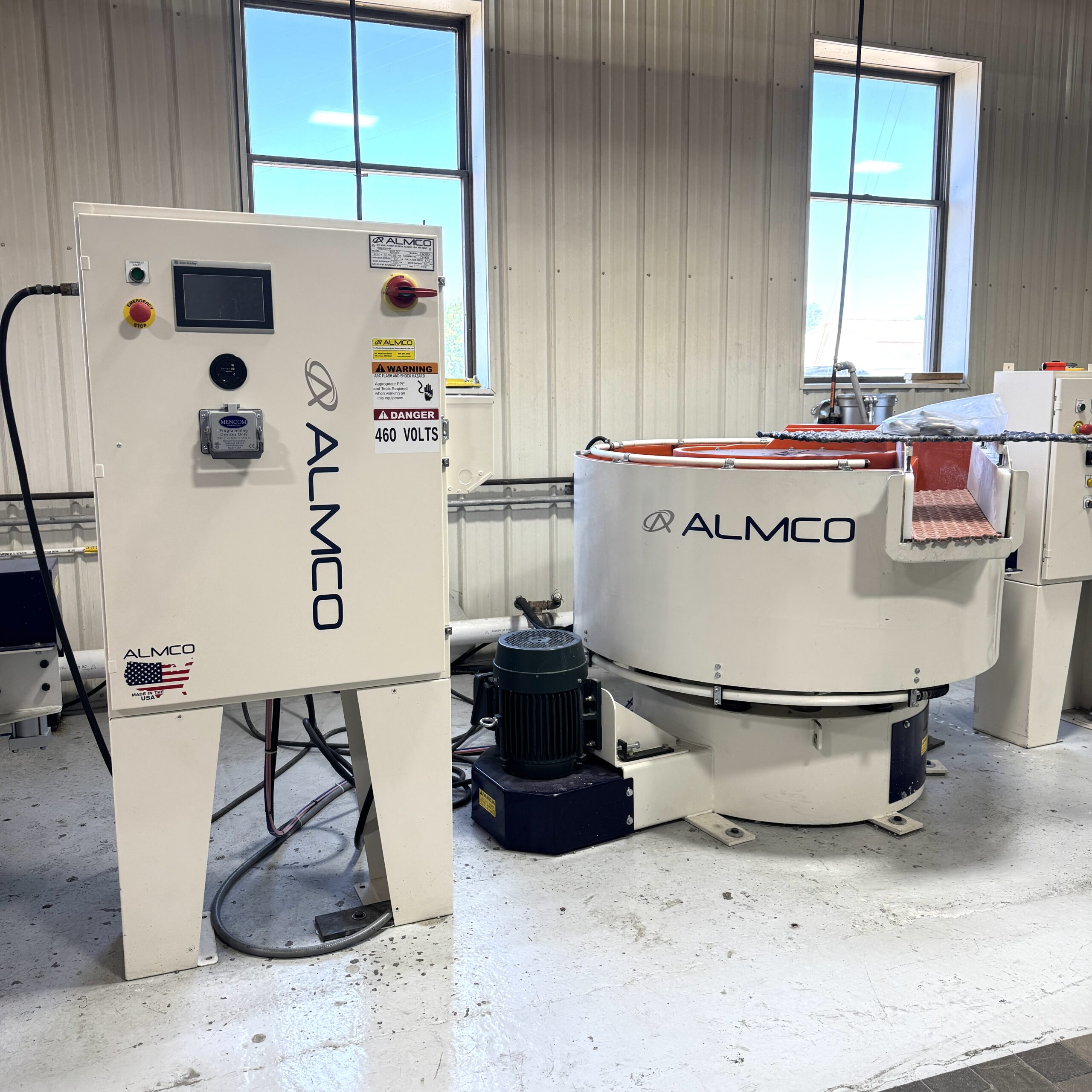 ALMCO-SBB8-round-bowl-vibratory-finishing-machine